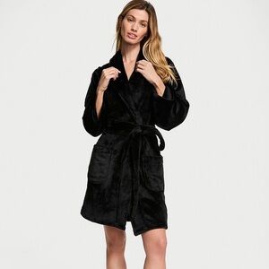 NWOT Victoria's Secret Black Cozy Plush Robe